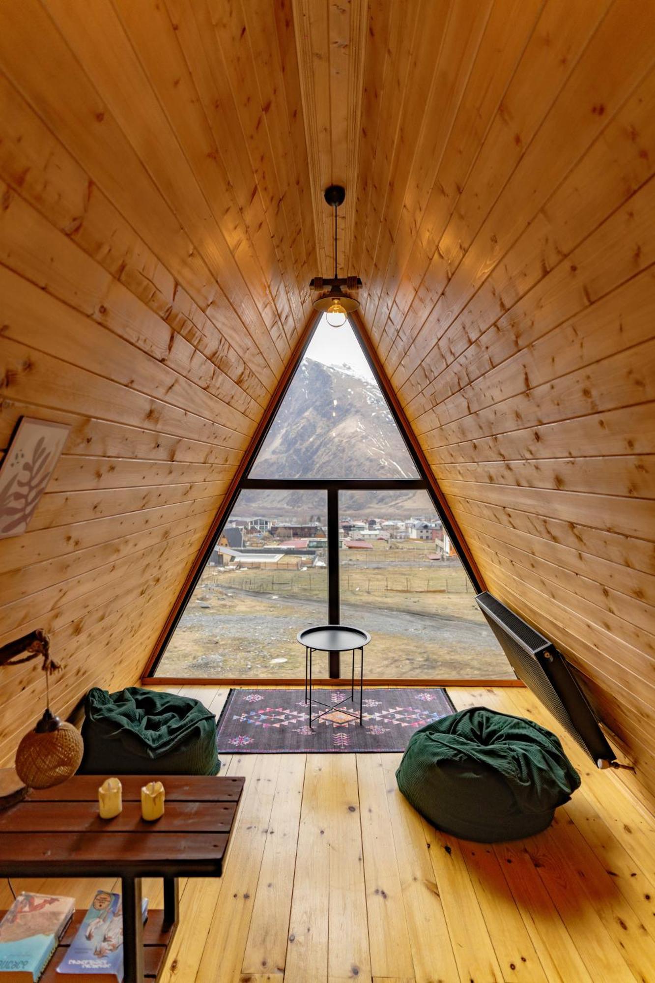 Vista Cottage Kazbegi Esterno foto