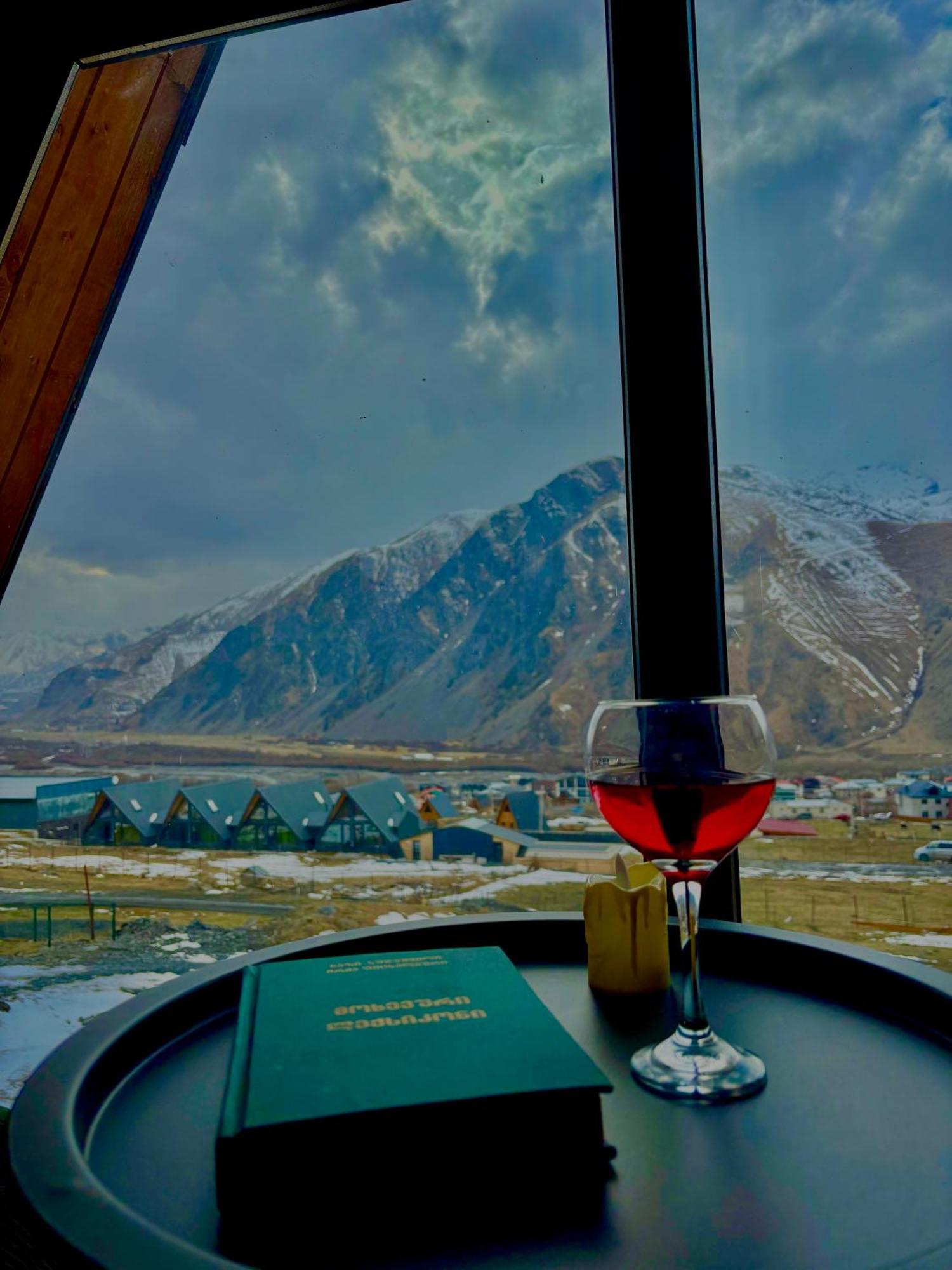 Vista Cottage Kazbegi Esterno foto